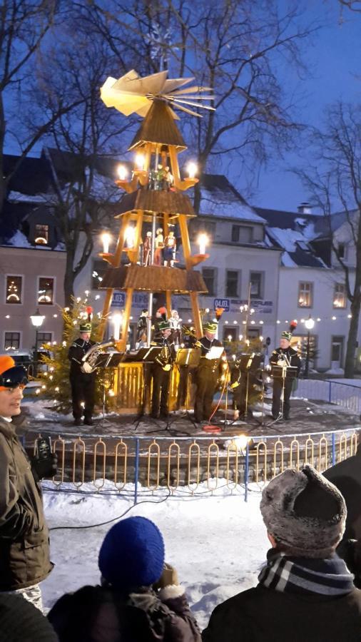 Ferienwohnungen "Am Schloessel" クロルト・オーバーヴィーゼンタール エクステリア 写真