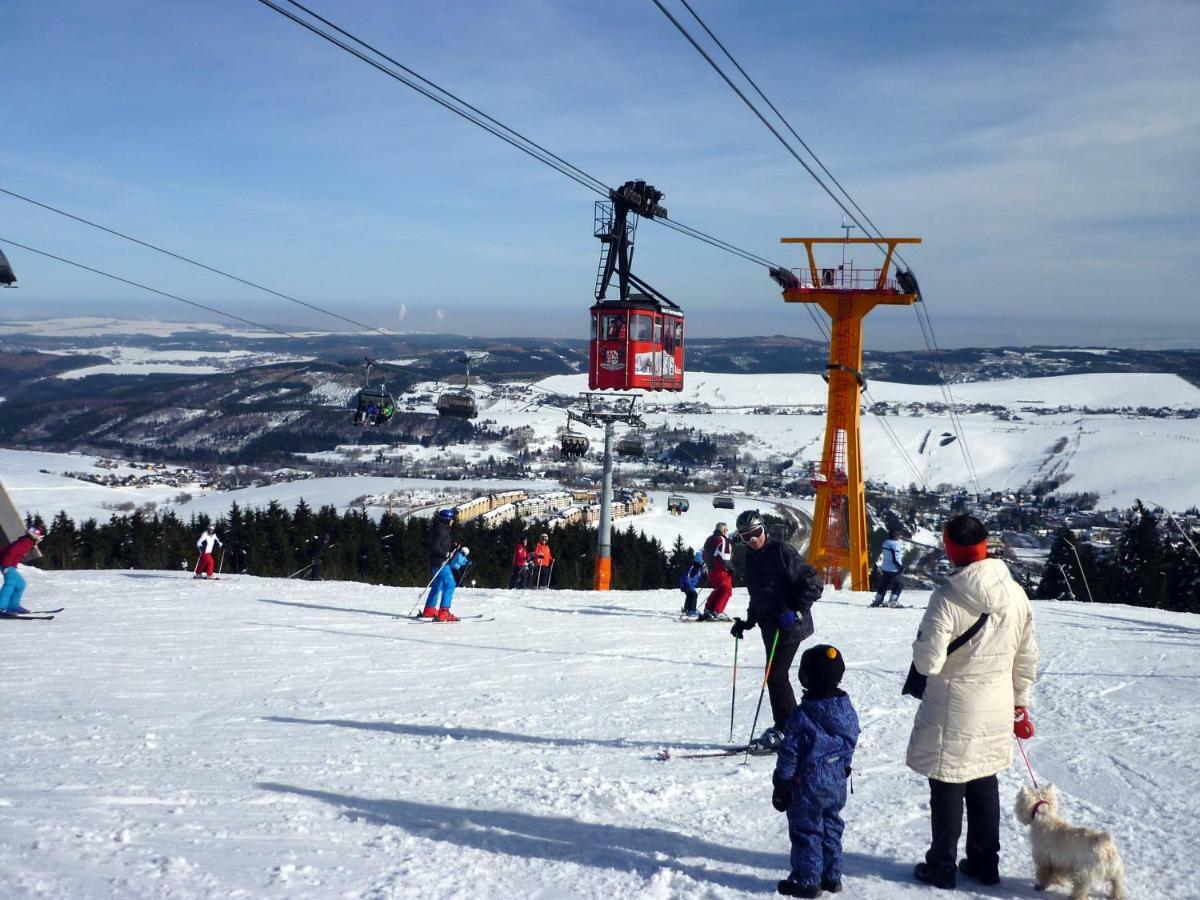 Ferienwohnungen "Am Schloessel" クロルト・オーバーヴィーゼンタール エクステリア 写真